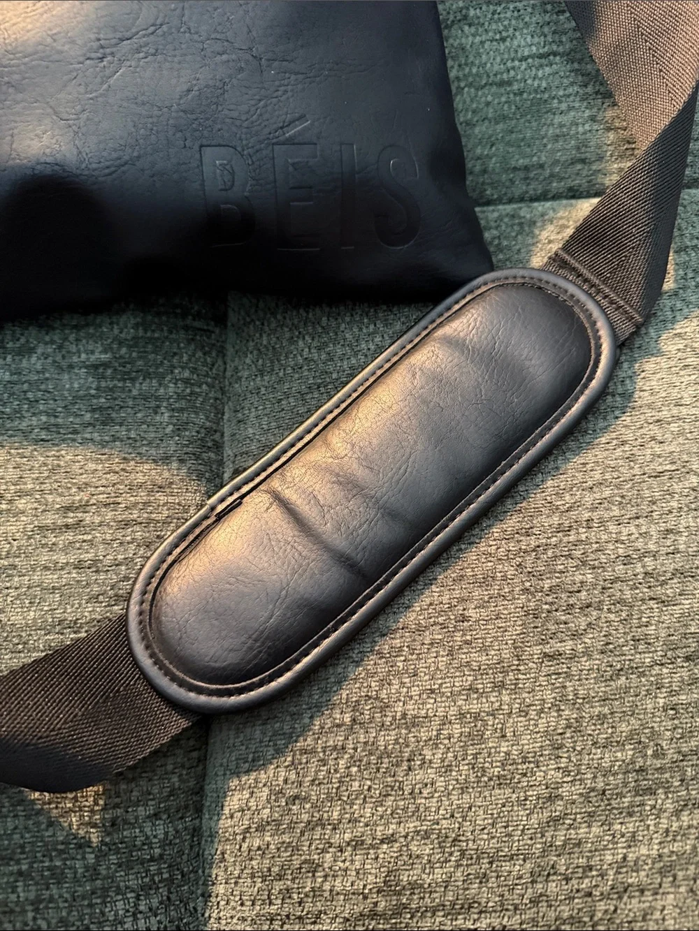 BEIS Black Crossbody Messenger Bag - Picture 3 of 8